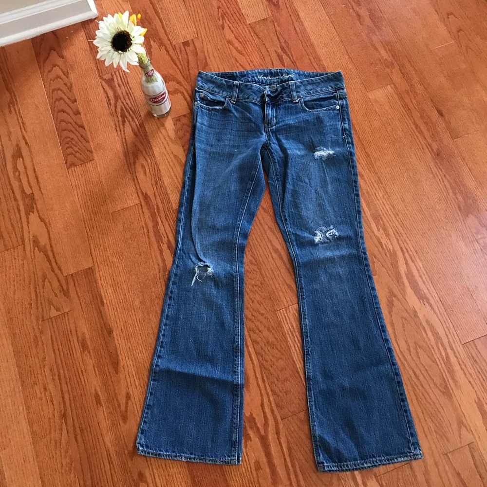 AMERICAN EAGLE Artist Distressed Jeans - size 4